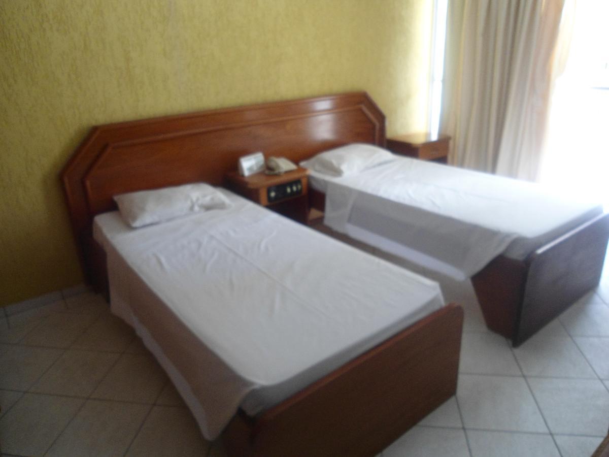 Ika Apart Hotel Brasilia Exterior photo