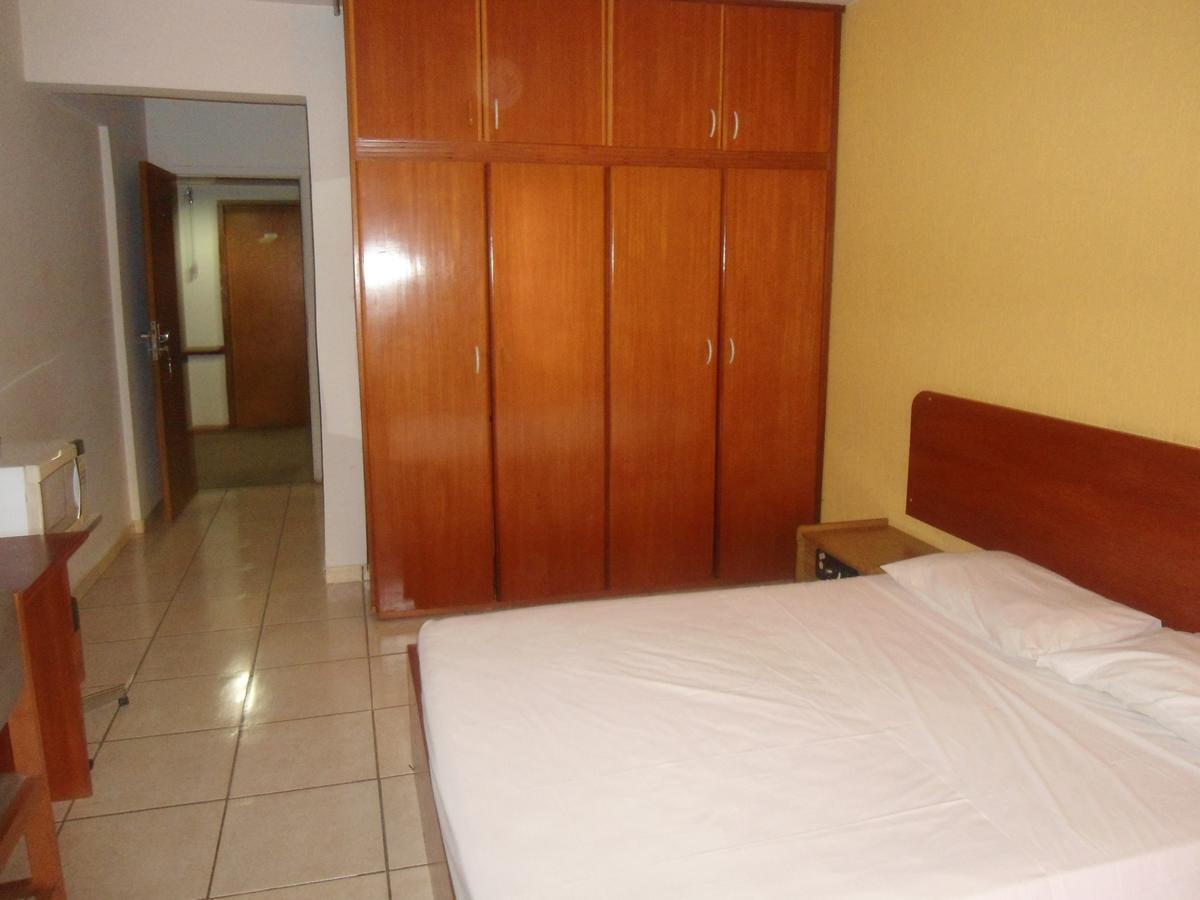 Ika Apart Hotel Brasilia Exterior photo